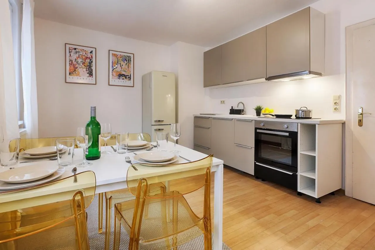 Homie Stay Karmeliten Apartments 뷔르츠부르크 0*,